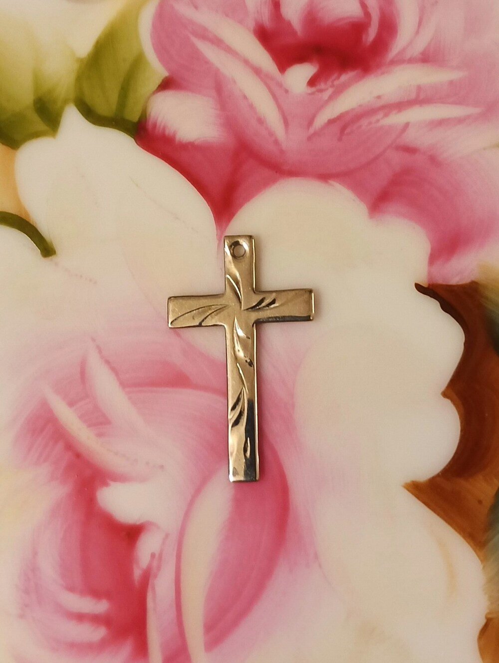 Like New Sterling Silver Etched Design Cross Charm/Pendant (1"L x 3/4"W)